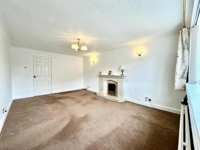 3 bedroom detached bungalow to rent