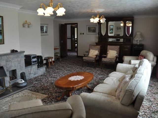 3 bedroom detached bungalow to rent