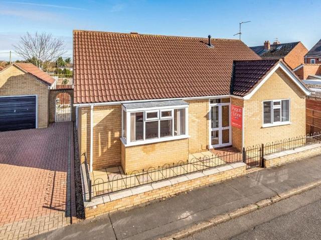 3 bedroom detached bungalow to rent