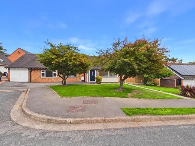 3 Bedroom Detached Bungalow To Rent In The Close, Arlington Road, DE23