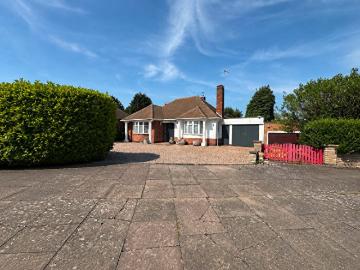 3 Bedroom Detached Bungalow To Rent In Chorley Wood Road, Leicester, LE5