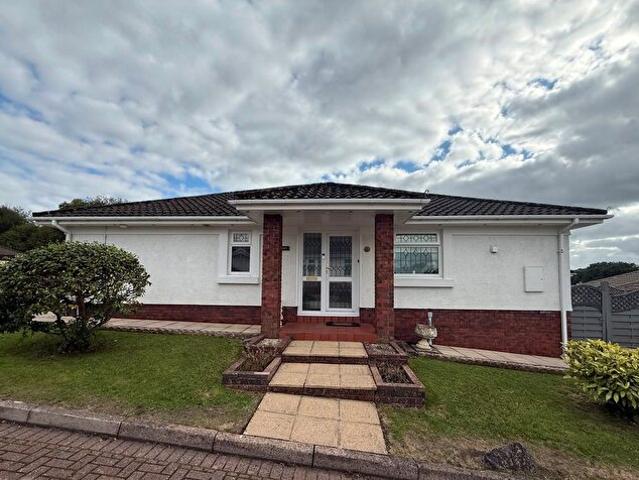 3 Bedroom Detached Bungalow To Rent In Maes Yr Helyg, Ammanford, SA18
