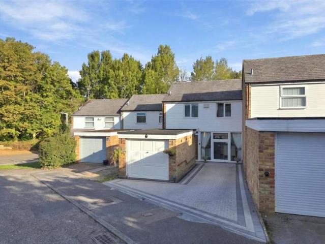 3 Bedroom Detached House