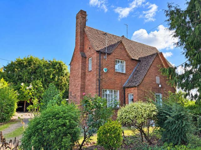 3 Bedroom Detached House
