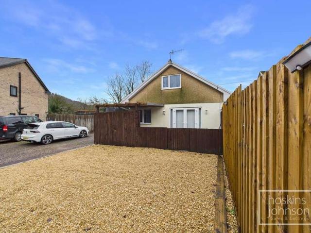 3 Bedroom Detached House