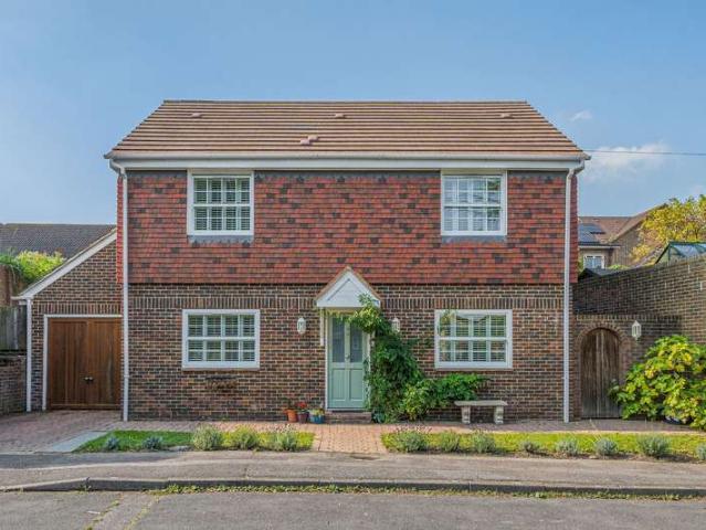 3 Bedroom Detached House