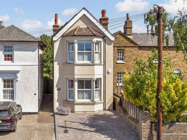 3 Bedroom Detached House