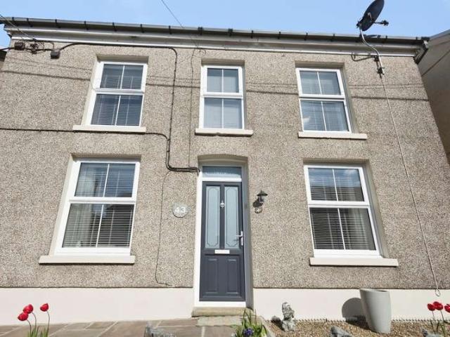 3 Bedroom Detached House