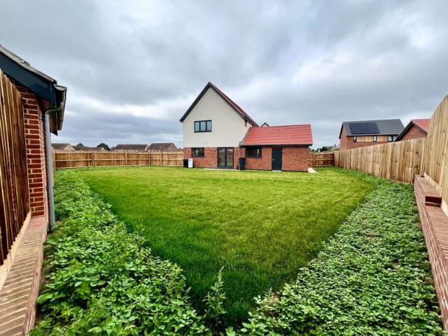3 Bedroom Detached House