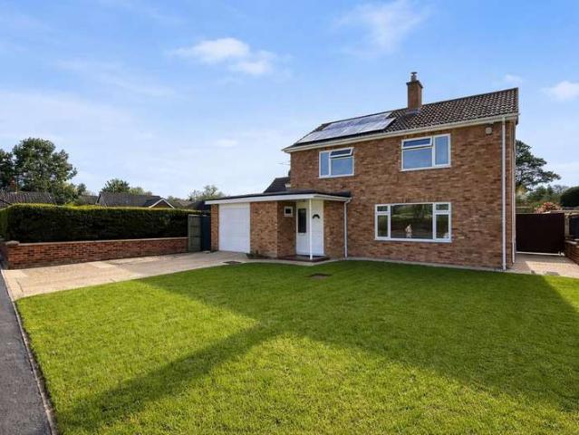 3 Bedroom Detached House