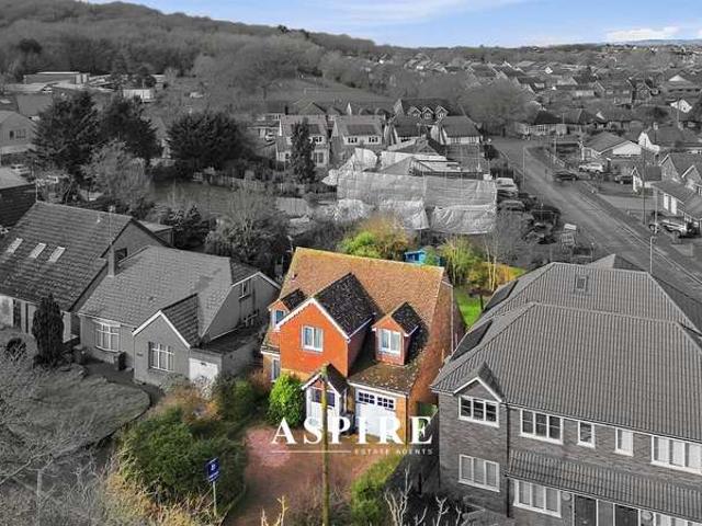 3 Bedroom Detached House