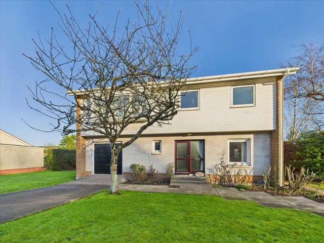 3 Bedroom Detached House