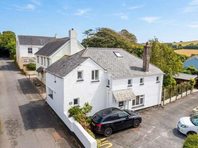 3 Bedroom Detached House