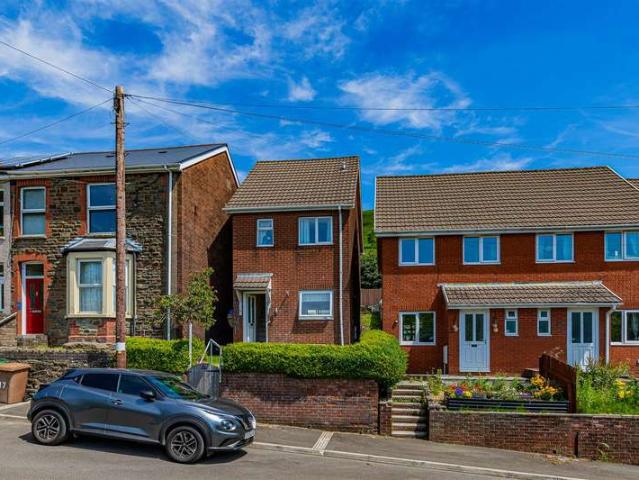 3 Bedroom Detached House