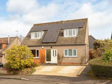 3 Bedroom Detached House