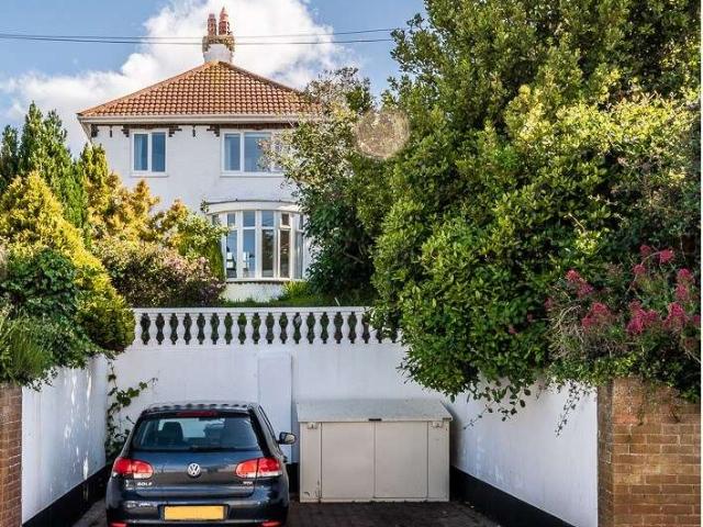3 Bedroom Detached House