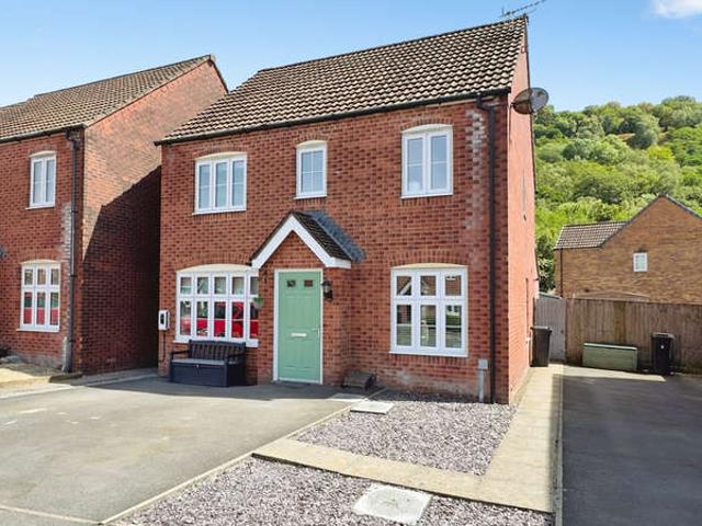 3 Bedroom Detached House