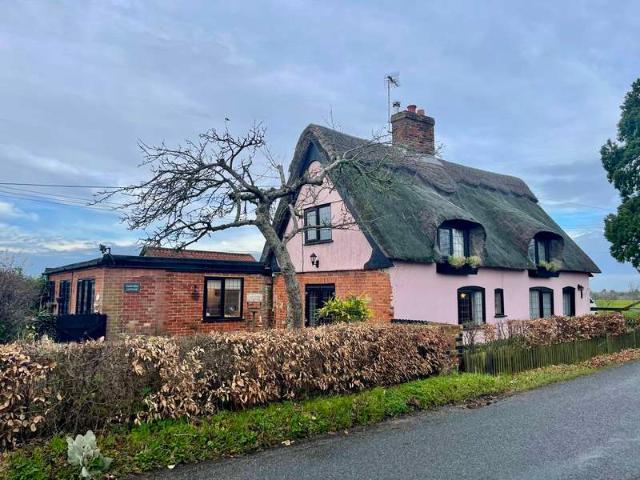 3 Bedroom Detached House