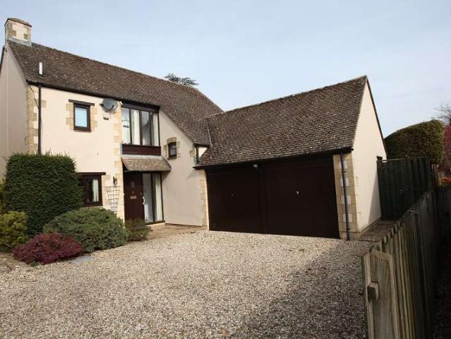 3 Bedroom Detached House