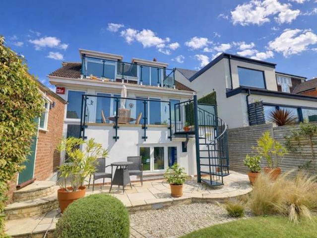3 Bedroom Detached House