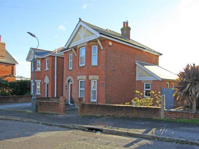 3 Bedroom Detached House