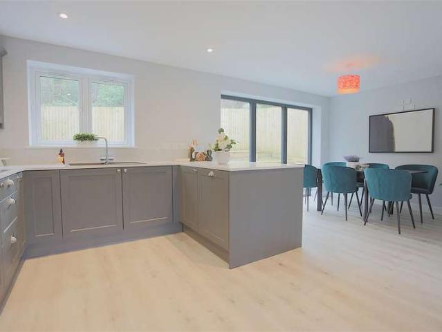 3 Bedroom Detached House