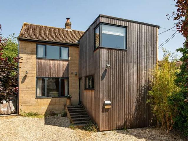 3 Bedroom Detached House