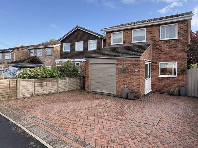 3 Bedroom Detached House