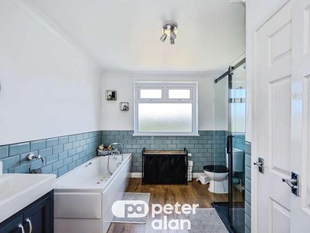 3 Bedroom Detached House