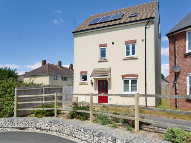 3 Bedroom Detached House