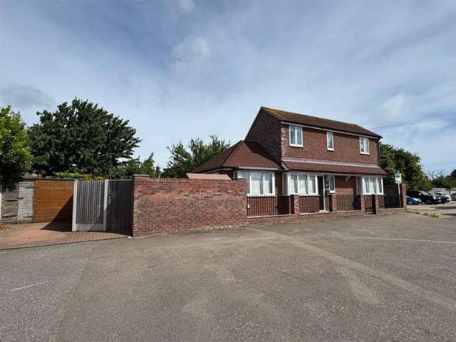 3 Bedroom Detached House