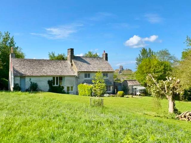 3 Bedroom Detached House