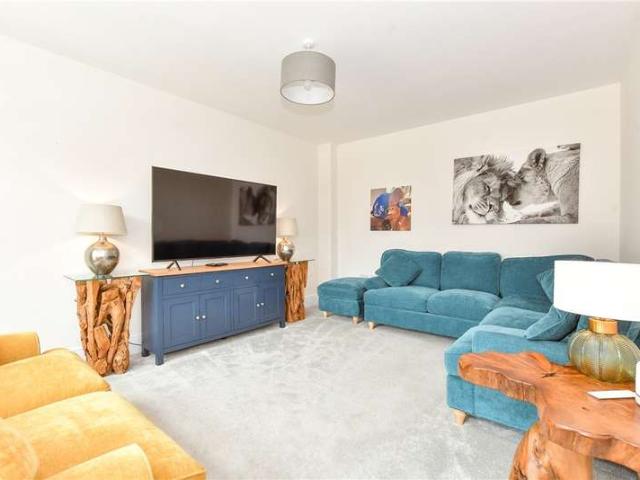 3 Bedroom Detached House