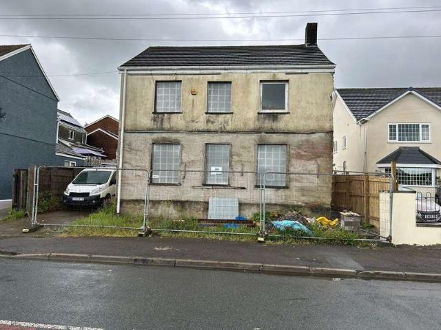 3 Bedroom Detached House