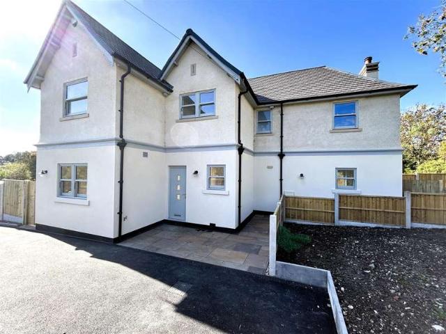 3 Bedroom Detached House