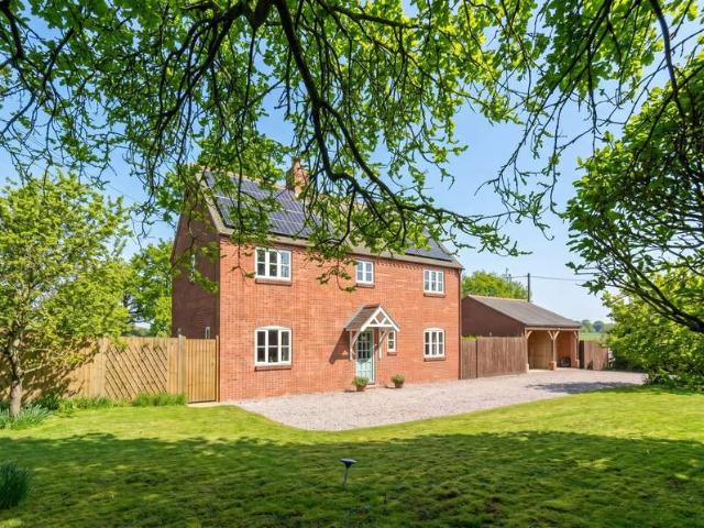 3 Bedroom Detached House