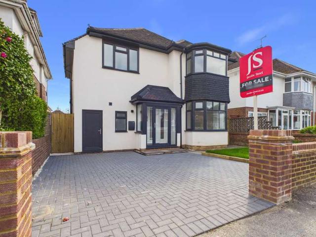 3 Bedroom Detached House