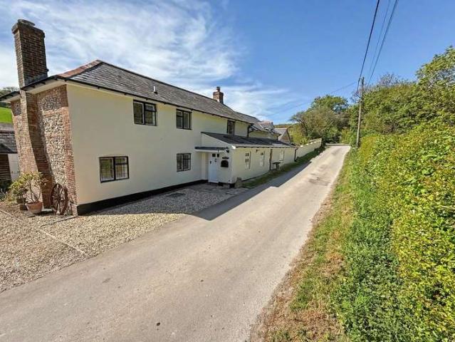 3 Bedroom Detached House