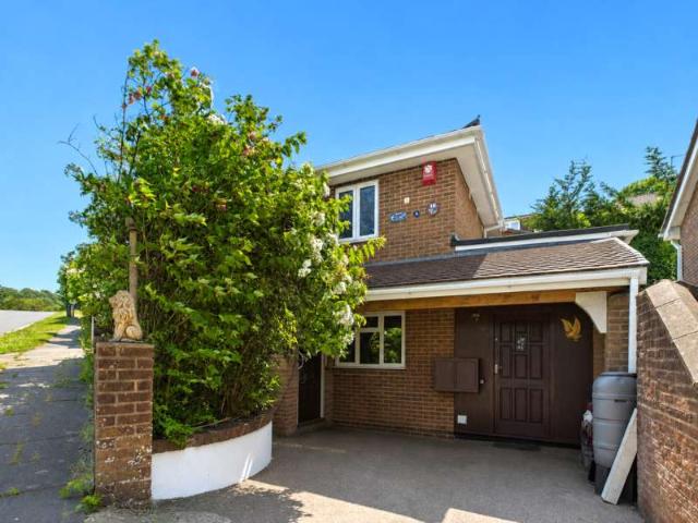 3 Bedroom Detached House