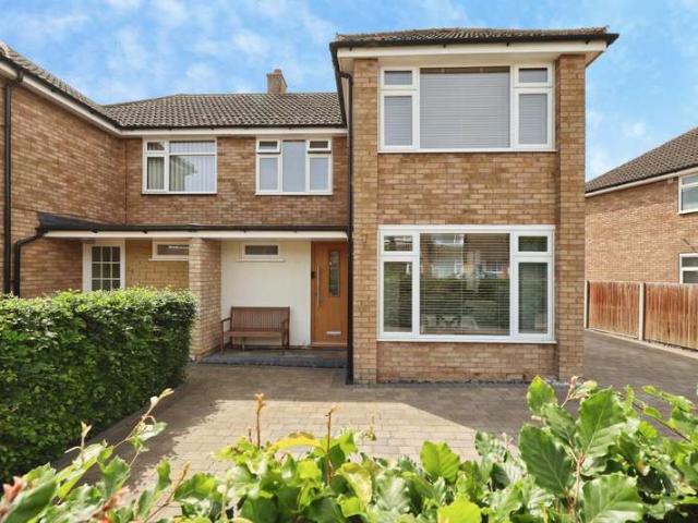 3 Bedroom Detached House
