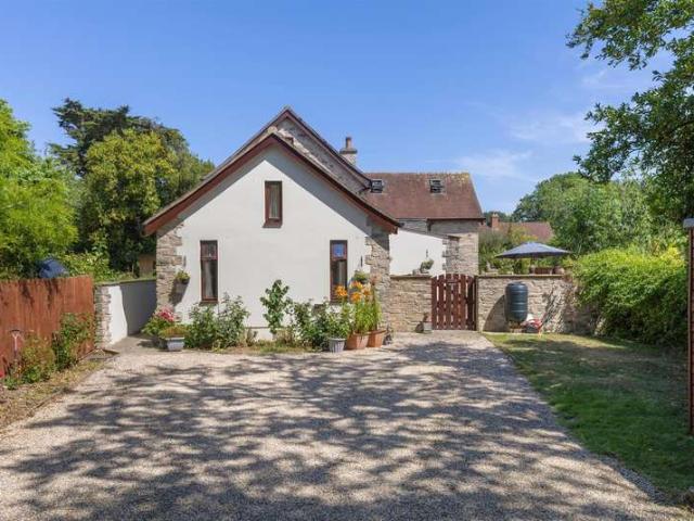 3 Bedroom Detached House