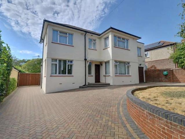 3 Bedroom Detached House