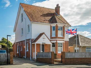 3 Bedroom Detached House