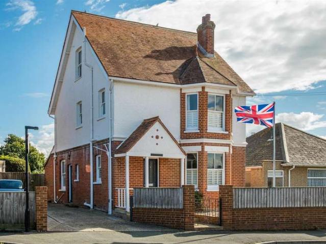 3 Bedroom Detached House