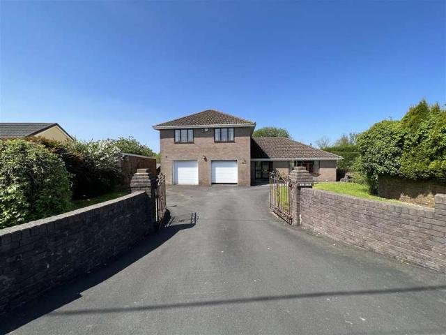 3 Bedroom Detached House