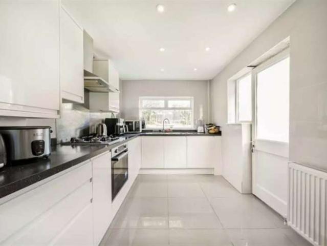 3 Bedroom Detached House