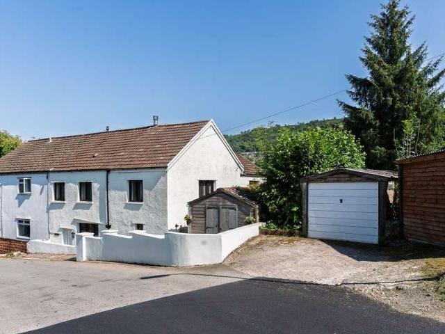 3 Bedroom Detached House