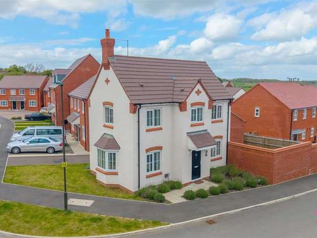 3 Bedroom Detached House