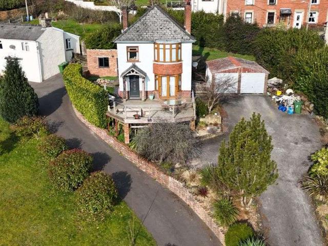 3 Bedroom Detached House