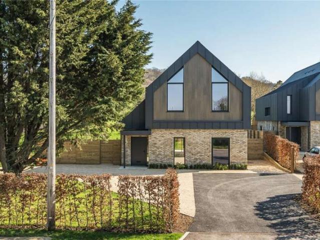 3 Bedroom Detached House